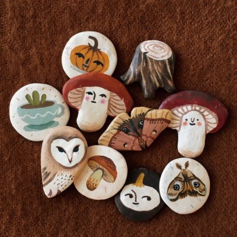 🌿🌻wild honey🍯🌾 Clay Pins, Clay Magnets, Wild Honey, Cute Clay, Clay Art Projects, Diy Clay Crafts, Green Art, Clay Ideas, Clay Charms