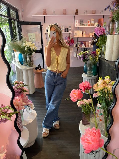 Florist filled with beautiful blooms #florist #blooms #spring #smallbusiness #boutique #style #market Flower Shop Owner Outfits, Florist Outfit Style, Florist Aesthetic Outfits, Florist Outfit, Creative Shoot, Boutique Style, Inspired Outfits, Beautiful Blooms, Aesthetic Outfits