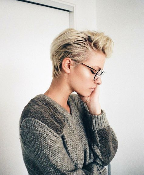 Brittenelle Fredericks, Long Pixie Hairstyles, Edgy Haircuts, Long Pixie Cuts, Long Pixie, Short Pixie Cut, Undercut Hairstyles, Pixie Bob, Trending Hairstyles