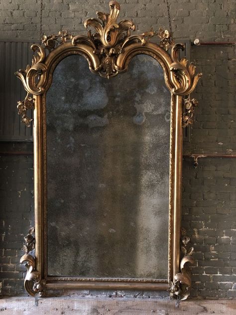 Ancient Mirror Aesthetic, Large Mirror Decor, Ancient Mirror, French Antique Mirror, Fancy Mirrors, Mirror Collection, Old Mirrors, Luxury Coffee Table, Aesthetic Mirror