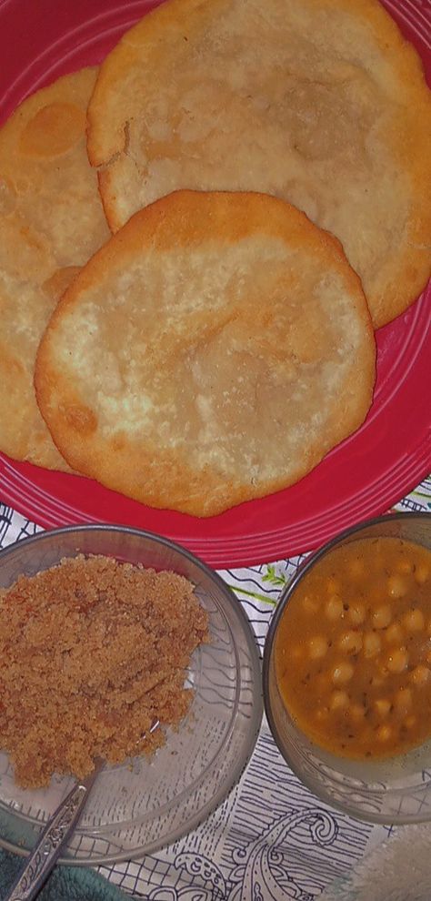 Pakistani-Style Breakfast serving halwa puru with white chanay Pakistani Breakfast, Halwa Puri, Pakistani Style, White, Quick Saves