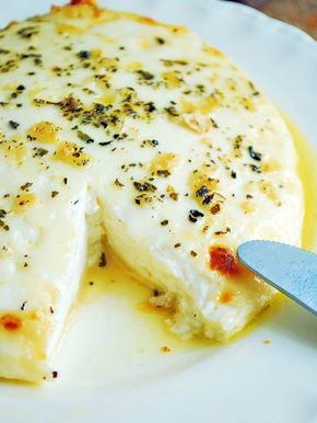 Este queso panela es la botana perfecta es delicioso, fácil y rápido de hacer. Healthy Cheat Meals, Homemade Cheese, Cheese Recipes, Appetizer Snacks, Finger Foods, Cilantro, Mexican Food Recipes, Appetizer Recipes, Love Food