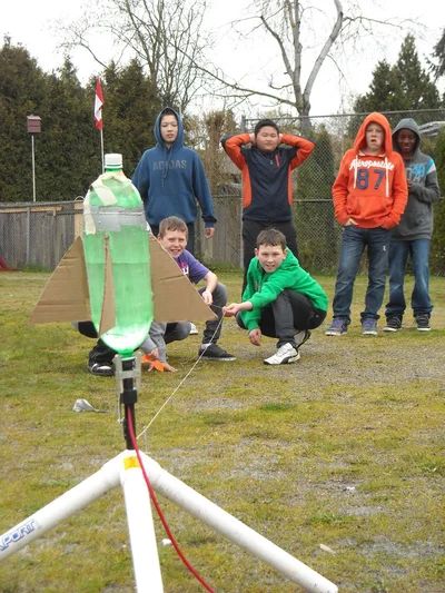 A Rocket Eggstronaut Project : 4 Steps (with Pictures) - Instructables Steam Kids, Water Rocket, Rockets For Kids, Rocket Launcher, Mother's Day Diy, Pop Bottles, Cheap Diy, A Class, Rocket