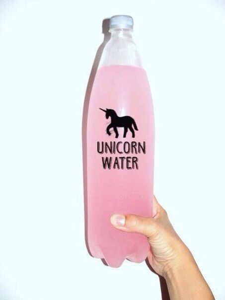 Unicorn water - pink of course!!! Tout Rose, Pink Unicorn, Everything Pink, A Unicorn, Unicorn Party, Pink Love, A Horse, Pink Aesthetic, Pastel Pink