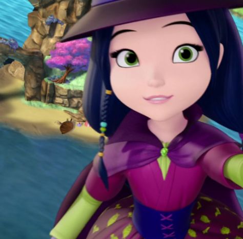 Sofia The First Lucinda, Lucinda Sofia The First, Taking A Selfie, Disney Princess Modern, Fav Color, Princess Sofia, Sofia The First, Kingdom Hearts, Gravity Falls