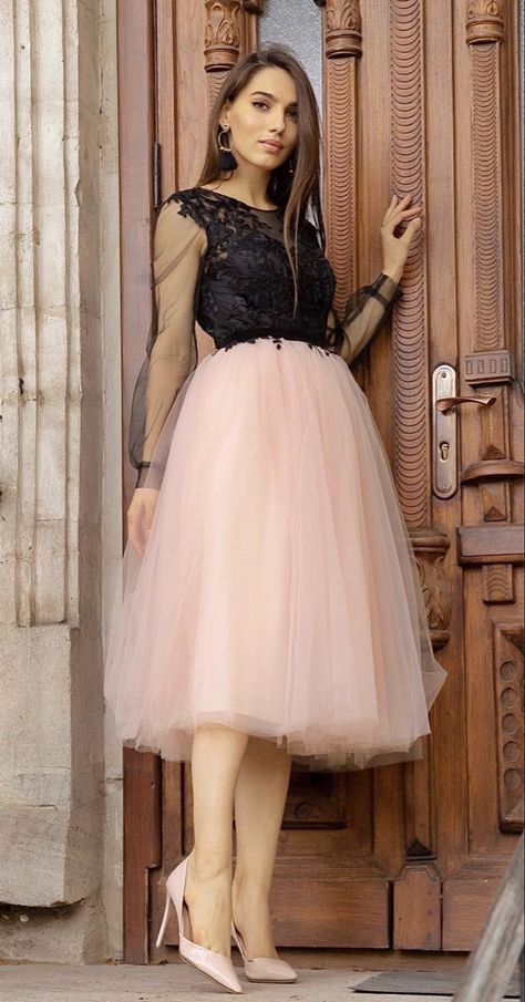 Blush Pink And Black Outfit, Black Pink Dress Outfit, Blush Pink Dress Outfit, Long Pink Skirt Outfit, Blush Dress Outfit, Corset With Cups, Black Pink Dress, Long Pink Skirt, Blush Tulle Skirt