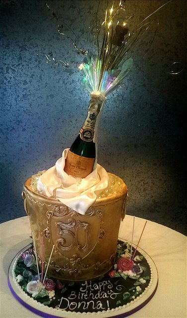 Champagne Bucket | Flickr - Photo Sharing! Champagne Cake Design, Ice Bucket Cake, Prosecco Cake, Cocktail Cake, Champagne Cake, Bottle Cake, Gravity Cake, 50th Cake, New Year's Cake