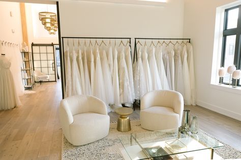 Bridal Shop Interior Design, Modern Boutique Interior, Dress Showroom, Grey Suite, Bridal Shop Interior, Bridal Shop Decor, Bridal Shop Ideas, Bridal Room Decor, Bridal Boutique Interior