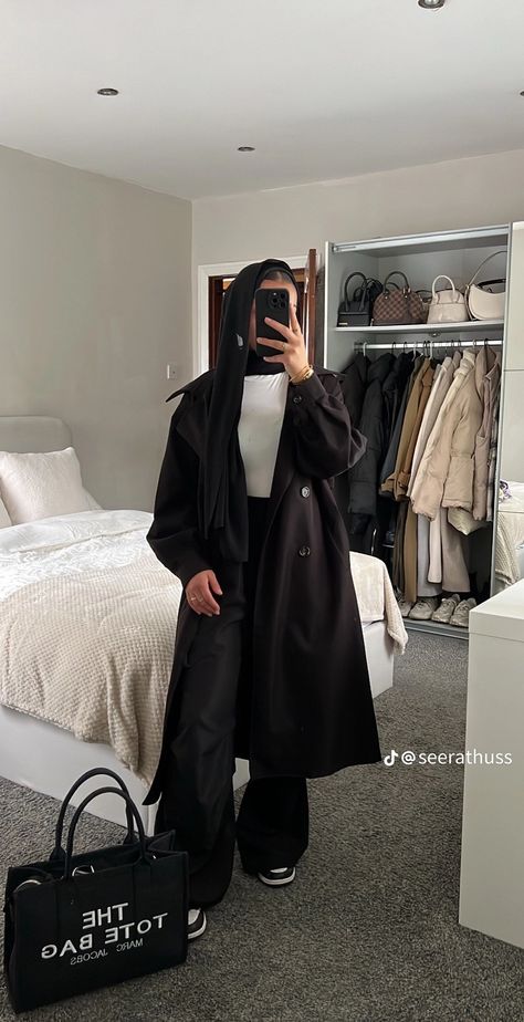 Long Vest Outfit Winter, Hijabi Outfits School, Trench Coat Outfit Winter, Outfit Modest, Hijabi Fits, Modest Casual Outfits, Trench Coat Outfit, Modesty Outfits, Modest Dresses Casual