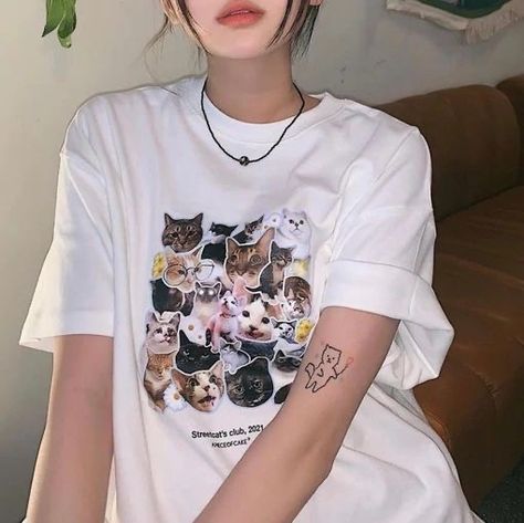 Cat T Shirt Aesthetic, Cat Shirt Aesthetic, Meme Cat, Cat Collage, Harajuku Aesthetic, Egirl Outfits, Outfit Korean, Tumblr Outfits, Aesthetic Clothing