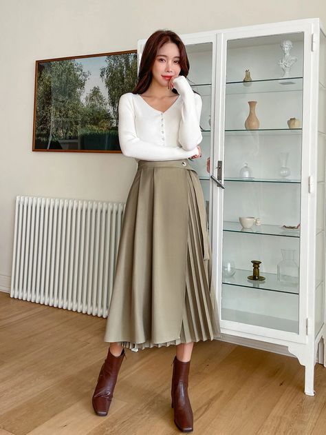 DAZY Pleated Panel Draped Side Wrap Skirt | SHEIN USA Panel Skirt, Elegant Fabric, Spring Outfits 2022, Leopard Skirt, Paneled Skirt, Khaki Fashion, Fall Fabric, Outfits Winter, Body Con Skirt