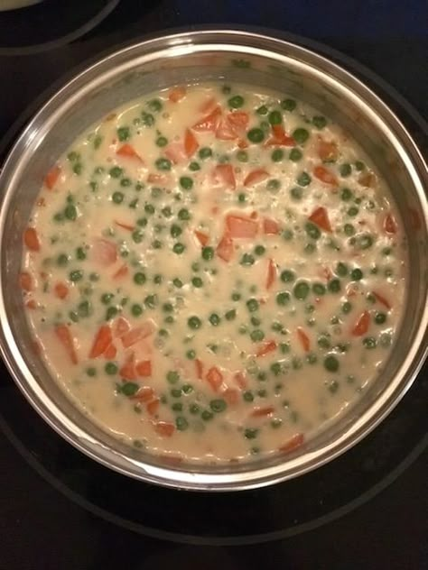 Recipe for Cream Peas and Carrots - Heather Earles Creamed Peas And Carrots Recipe, Creamed Carrots Recipe, 50s Recipes, Cream Vegetables, Jail Food, Peas And Carrots Recipe, Peas Recipes, Veggie Side Dish Recipes, Creamy Peas