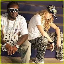 Mrs. Stembrarian: Rap as Poetry - T Swizzle, T Pain save the day! Thug Story, T Swizzle, Duo Costumes, Taylor Swift Tour Outfits, Swift Facts, Swift Tour, Swift 3, Taylor Swift Quotes, Taylor Swift Pictures