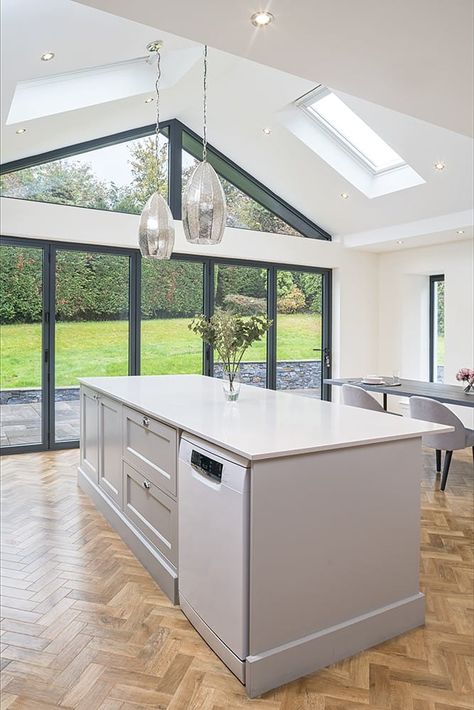 Kitchen Extension Terraced House, Terraced House Kitchen, Extension Veranda, Open Plan Kitchen Living, Bungalow Extensions, Kitchen Diner Extension, Skylight Kitchen, House Extension Plans, House Renovation Projects