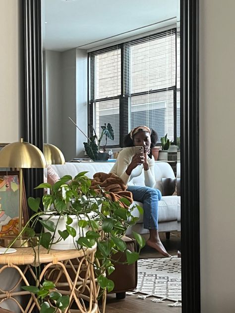 Mid century modern / boho apartment picture with black woman Black Women Apartment, Black Woman Apartment, Woman Apartment, Women Apartment, Mid Century Modern Apartment, Own Apartment, Independent Living, Black Femininity, Young Black