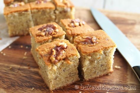 Banana Cake Fluffy Banana Cake, Ogura Cake, Butter Pound Cake, Quick Baking, Banana Cake Recipe, Kinds Of Desserts, Asian Desserts, Banana Recipes, Baking Tins