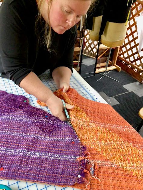 Sakiori Weaving, Cardigan Refashion, Woven Clothes, Saori Weaving, Weaving Loom Projects, Santa Cruz Mountains, Fabric Dyeing, Woven Textiles, Knitting Loom