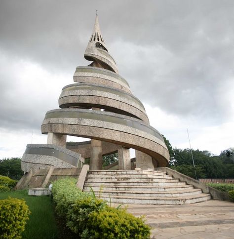 Reunification Monument (Yaounde, Cameroon) Fibonacci In Architecture, Fibonacci Architecture, Twisted Architecture, Golden Ratio Architecture, Spiral Architecture, Architectural Monument, Landmark Design, Monument Ideas, Spiral Model