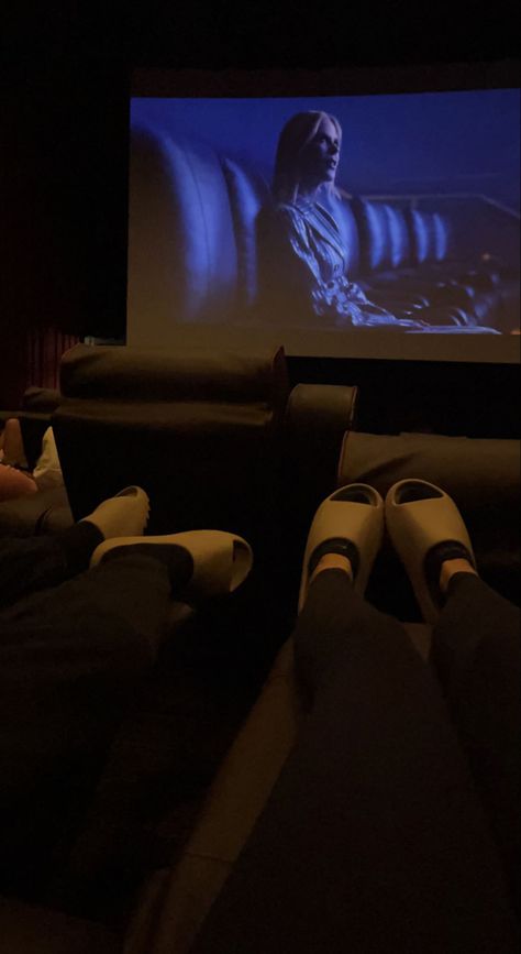 Movie Theater Pictures With Friends, Jealousy Pics, Movie Date With Boyfriend, Relationship Planning, Party Next Door Aesthetic, Movie Date Aesthetic, Couples Cinema, Door Aesthetic, Theatre Pictures