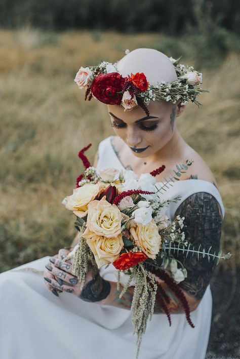 This stunning bride with Alopecia proves hair is never necessary to steal hearts Bald Bride, Wedding Short Hair, Cheap Backyard Wedding, Veil Alternative, Gown Belt, Silver Headpiece, Girls With Shaved Heads, Bald Head Women, Offbeat Wedding