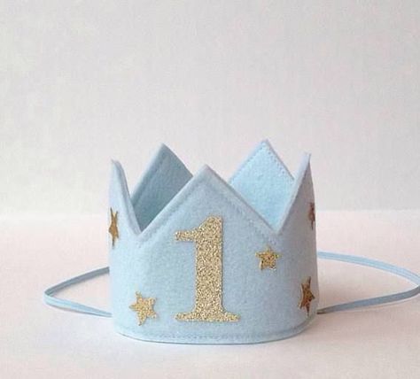 First Birthday Crown, Party Fotos, Prince Birthday, Baby Boy First Birthday, Birthday Star, Baby Boy Birthday, Mini One, Blue Birthday, Boy Birthday Cake