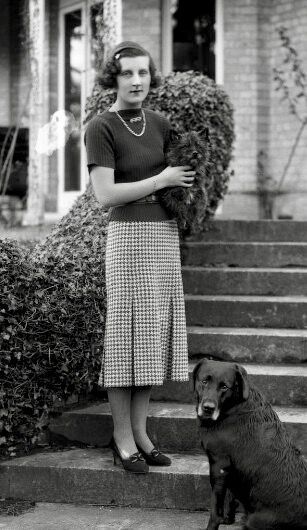 1935 Fashion Woman, 1930 Outfits Women, 1920s Everyday Fashion, 1940s Everyday Fashion, 1930s Everyday Fashion, 1930 Skirt, 1930 Womens Fashion, 1930 Fashion Women, Vintage Outfits 1930s