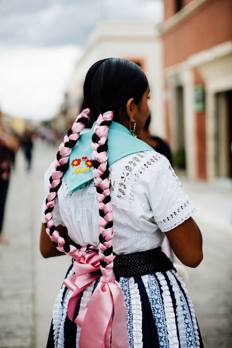 Mexican Hairstyles, Ribbon Braids, Mexican Dresses, Hair Reference, Folk Costume, Hand In Hand, Colorful Style, Hair Art, Inspired Dress