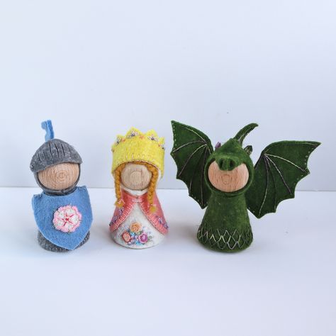 Dragon And Knight, Felt Clothes, Princess Knight, Dolly Pegs, Tiny Fairy, Waldorf Crafts, Dragon Princess, Dragon Birthday, Homemade Toys