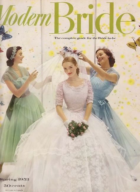 1953 Modern bride showing off the latest trend for flower crowns for both brides and bridesmaids Bridal Magazine Cover, Wedding Dresses 50s, Vintage Wedding Photos, Bride Magazine, Bridal Magazine, Wedding Gowns Vintage, Brides Magazine, Vintage Bride, Vintage Bridal