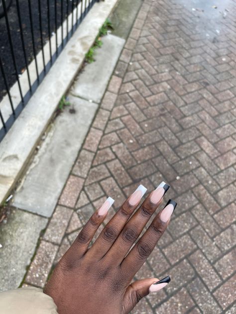 Black And White French Tip Nails Coffin, White French Tip With Black Outline, Black French Tip Nails Xxl, White And Black French Tip Nails, Black And White Frenchies Nails, Xl Black French Tip Nails, Black And White French Tip Nails, Black French Tips, White French Tip