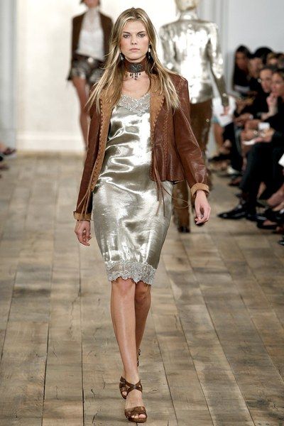 Ralph Lauren Spring 2011 Ready-to-Wear Collection - Vogue Pioneer Dress, Ralph Lauren Womens Clothing, 2011 Fashion, Winter Styles, Vogue Paris, Elegant Outfit, Look On, New York Fashion Week, New York Fashion