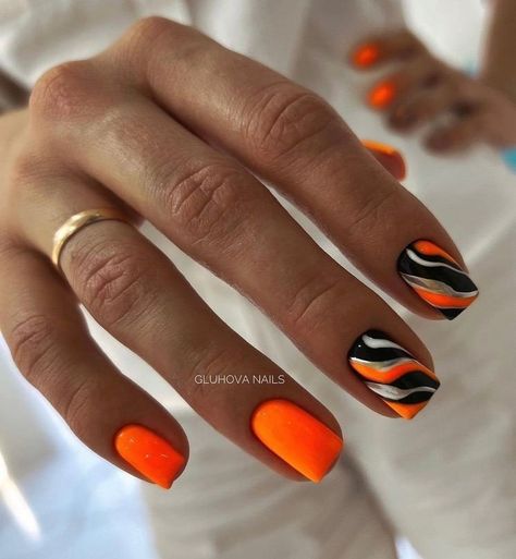 Neon Orange Nails With Design, Orange Nails With Design, Neon Orange Nails, Deco Nails, Nails With Design, Art Deco Nails, Amazing Nails, Black Eyeliner, Orange Nails