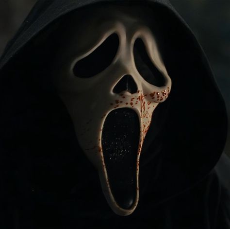 Ghost Face Wallpaper Aesthetic, Surealism Art, Face Wallpaper, Scream Franchise, Ghostface Scream, Scary Movie Characters, Scream 6, Scary Wallpaper, Scream Movie