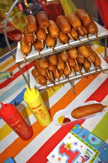 Corndogs - my kids don't like pigs in blankets, but corn dogs work too for an angry birds party - eating the pigs Circus Birthday Party Theme, Carnival Birthday Party Theme, Birthday Carnival, Circus Carnival Party, Carnival Circus, Carnival Food, Circus Theme Party, Camping Birthday Party, Carnival Themed Party