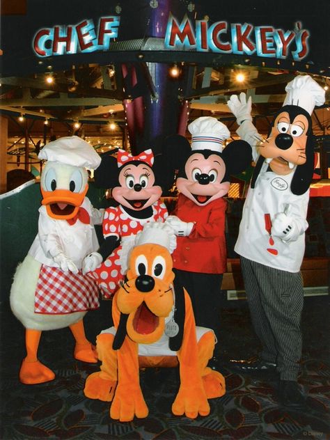 Chef Mickey's! Going again this year. It's fantastic annnnnnd you can ride the monorail in...bonus! Disney Character Dining, Disney Contemporary Resort, Chef Mickey, Scrapbook Disney, Disney Wallpapers, Disney World Characters, Disney Restaurants, Disney Day, Disney Friends