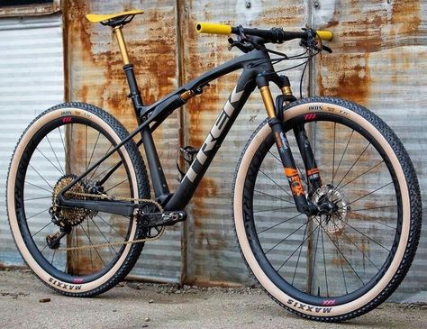 Gravel Bike Bicycles, Cross Country Mountain Bike, Freeride Mtb, Xc Mountain Bike, Mountain Biking Photography, Hardtail Mountain Bike, Mountain Biking Gear, Urban Bicycle, Bicycle Mountain Bike