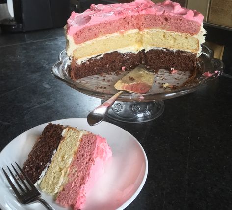 Neapolitan Desserts, Neopolitan Cake, Cake Mix Recipes Homemade, Desserts Birthday, Neapolitan Cake, Desserts Cake, Chocolate Cream Cheese, Birthday Desserts, Homemade Cake Recipes