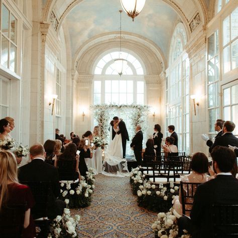 Small Hotel Wedding, Hermitage Hotel Wedding, Hermitage Hotel Nashville Wedding, Wedding Venues In Tennessee, Hermitage Hotel Nashville, Hotel Wedding Ceremony, Hermitage Hotel, White Floral Centerpieces, Bridesmaid Bouquet White