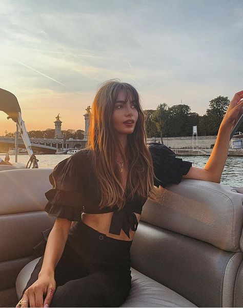 French Girl Hair, Blonde Bangs, La Seine, Hair Locks, Long Hair With Bangs, Long Hair Girl, Very Long Hair, Face Hair, French Girl