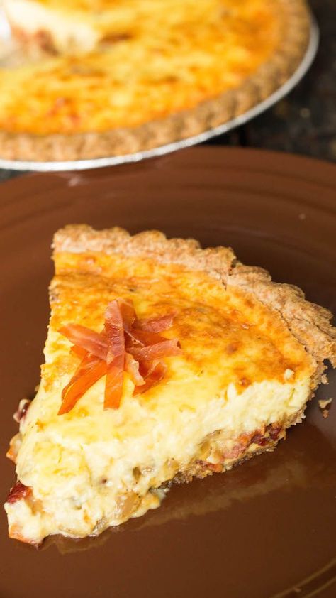 Our Bacon Lover's Duck Egg Quiche Recipe. Made with creme fraiche, shallots, bacon, and fresh duck eggs. Cool brunch idea! #Brunch #Breakfast #BreakfastRecipe Recipes Using Duck Eggs, Paleo Pescatarian, Egg Quiche Recipes, Cooking Duck, February Recipes, Egg Quiche, Cheese Pie Recipe, Duck Stuff, Breaking Fast