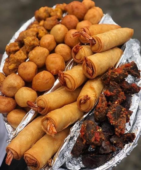 Nigerian Finger Foods, Nigeria Food Tray, Small Chops In Nigeria, African Finger Food, Food Trays In Nigeria, Small Chops Package In Nigeria, Small Chops Platter, Nigerian Pastries, Swahili Dishes