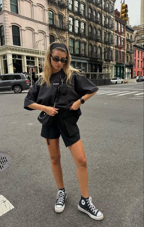 Lower East Side Fashion, Outfit Inspo Aesthetic, Lower East Side, Inspiration Fashion, Style Streetwear, Ootd Outfit, East Side, Aesthetic Girl, Outfit Of The Day