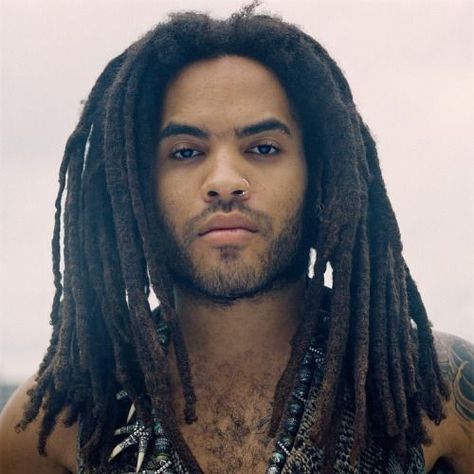 Discover which gorgeous music artists flipped the 90s fashion world on its head. The 90s Fashion, Dreadlock Hairstyles For Men, Lisa Bonet, Folk Rock, Dreads Styles, 90s Music, Corte De Cabelo Masculino, Zoe Kravitz, Lenny Kravitz