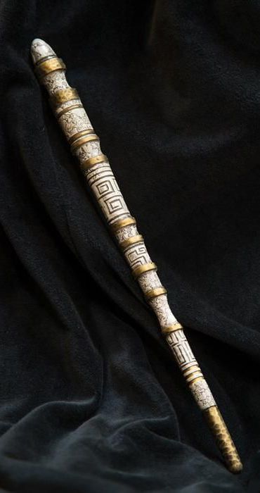 Custom Wands Designs, Wand Woods, Rod And Staff, Wooden Staff, Wooden Wand, Elf Magic, Steven Universe Gem, Harry Potter Wand, Magic Wand