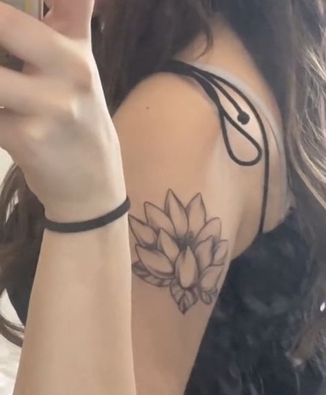 Ren Flower Nana Tattoo, Nana Ren Flower Tattoo, Nana Lotus Tattoo, Saiki K Tattoo, 143 Tattoo, Seven Tattoo, Nana Tattoo, Tattoo Zone, Maching Tattoos