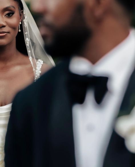 Abstract Wedding Photography, Wedding Ideas Black People, Black Wedding Photos, Black People Weddings, Romantic Ceremony, Queer Weddings, Linen Wedding, Wedding Portrait Poses, Engagement Pictures Poses