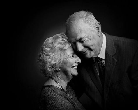 Old Couple Photography, Older Couple Poses, Older Couple Photography, Grandparent Photo, Older Couple, Poses Couples, Couples Posing, Elderly Couples, Studio Poses