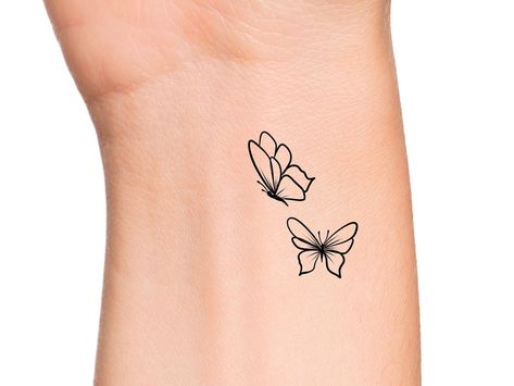 Simply Butterfly Tattoo, Caroline Tattoo, Butterfly Tattoo Wrist, 2 Butterflies, Butterfly Wrist Tattoo, Heart Temporary Tattoos, Omerta Tattoo, Petit Tattoo, Saved Tattoo