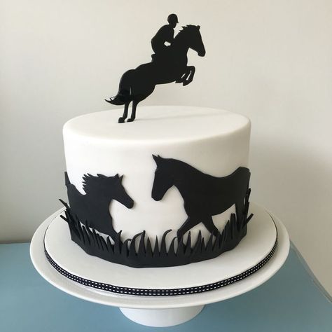 Cake Designs Horses, Chocolate Horse Cake, Horse Topper Cake, Cake With Horses Birthday, Cake Horse Birthday, Horse Cakes Birthday, Birthday Cake Horse, Horse Cake Ideas, Horses Cake