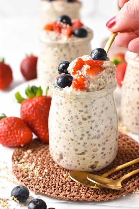 This Overnight Steel Cut Oats recipe is the most creamy overnight oats recipe, perfect to meal prep super healthy breakfasts. Steelcut Oats Recipes, Overnight Steelcut Oats Recipes, Creamy Overnight Oats, Overnight Steel Cut Oats, Steel Cut Oats Overnight, Steel Cut Oats Recipe, Balanced Breakfast, Oats Recipe, Healthy Breakfasts